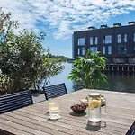 Sanders Pier - Fantastic 3-Bedroom Townhouse With Balcony Terrace